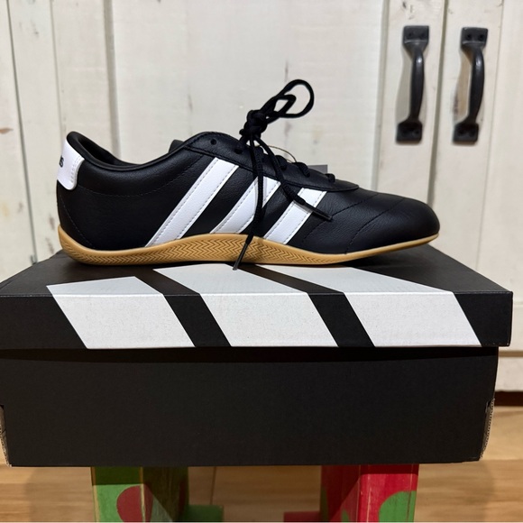 Adidas Grand Court LO Black and White Sneakers - Picture 4 of 6